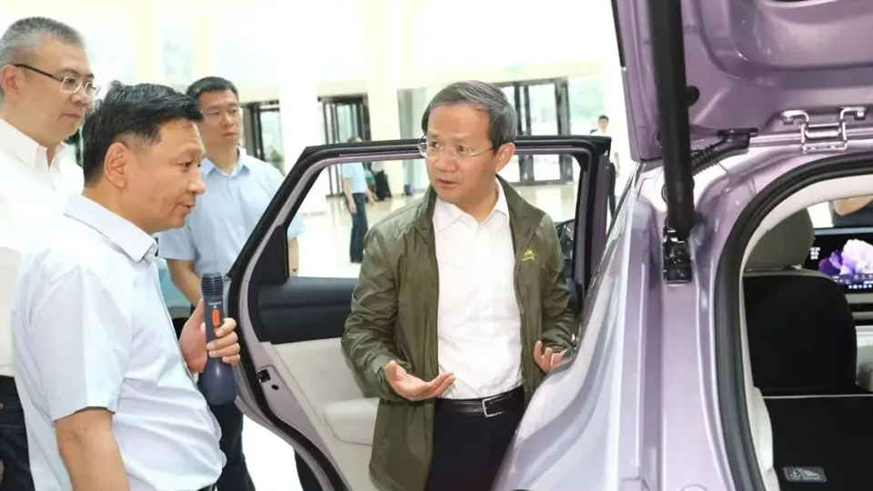 市委副書記、市長殷勇調(diào)研北汽集團，強調(diào)要當(dāng)好本市汽車產(chǎn)業(yè)中堅力量